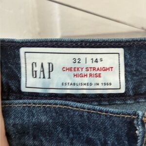 GAP Cheeky Straight High Rise Jeans 32/ 14 Short